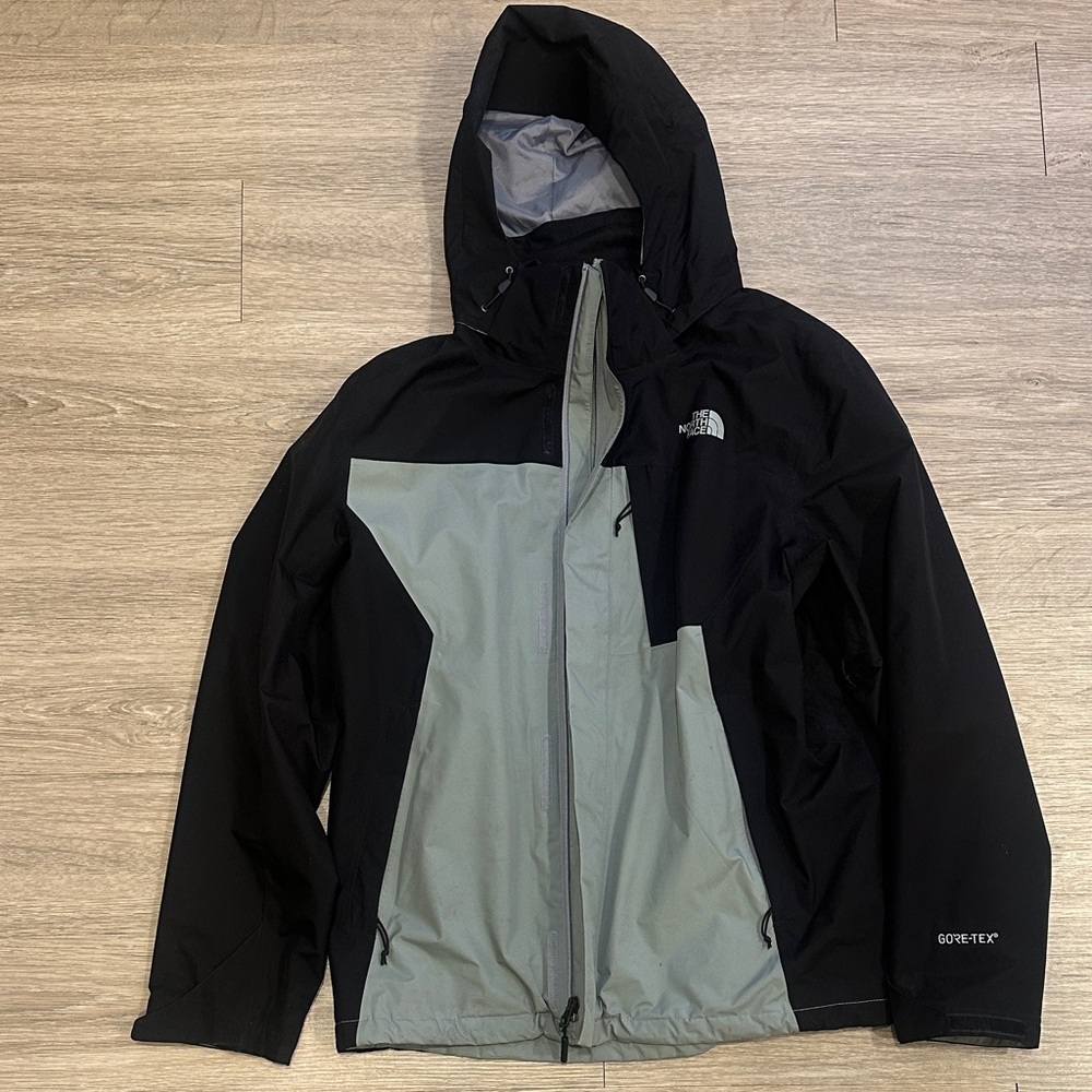 The North Face Men's Black and Light Gray Performance Jacket